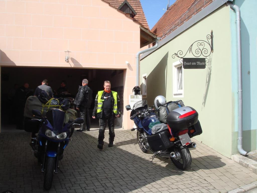 Haus am Markt Königstein in der Oberpfalz Buitenkant foto